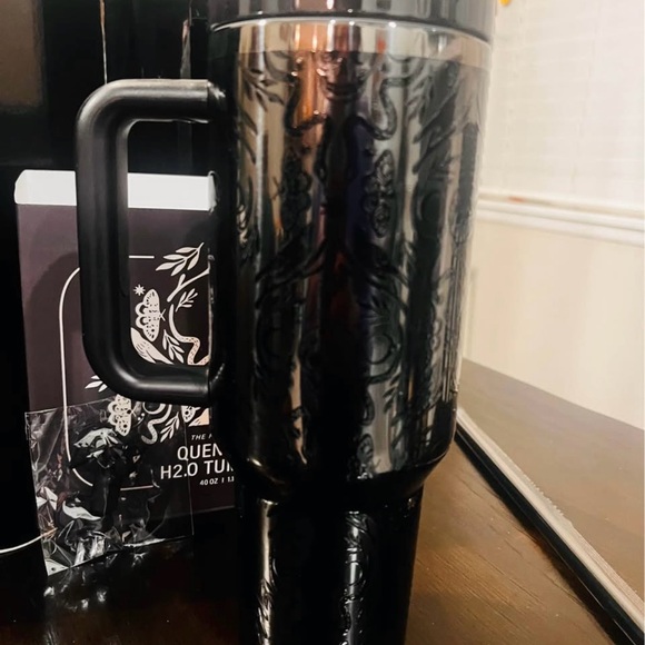 Black Patterned Quencher H2.0 Tumbler 40oz - Picture 5 of 6